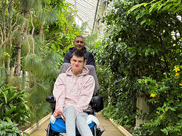 Specialist support brings Thomas’ family together!